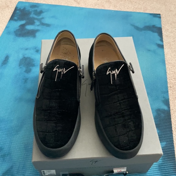 men’s size 42/US 9 Giuseppe ZSneakers. Fairly used - Picture 5 of 8